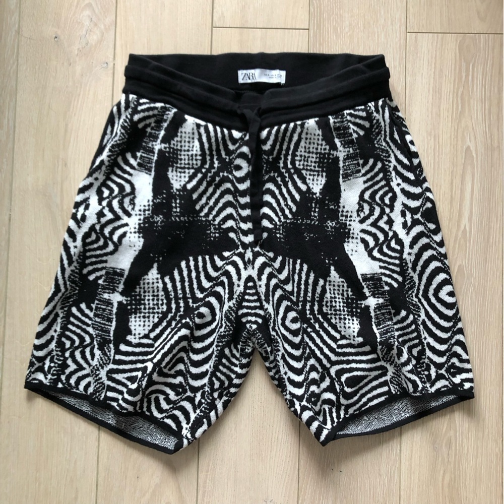 Zara Zebra Camo Knitted Shorts in Black & White Size S
